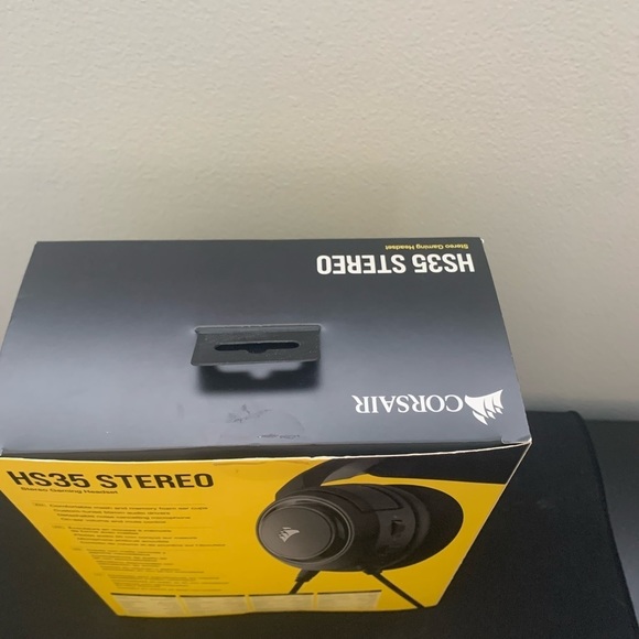 CORSAIR HS35 STERO BRAND NEW HEADPHONE - Picture 4 of 4